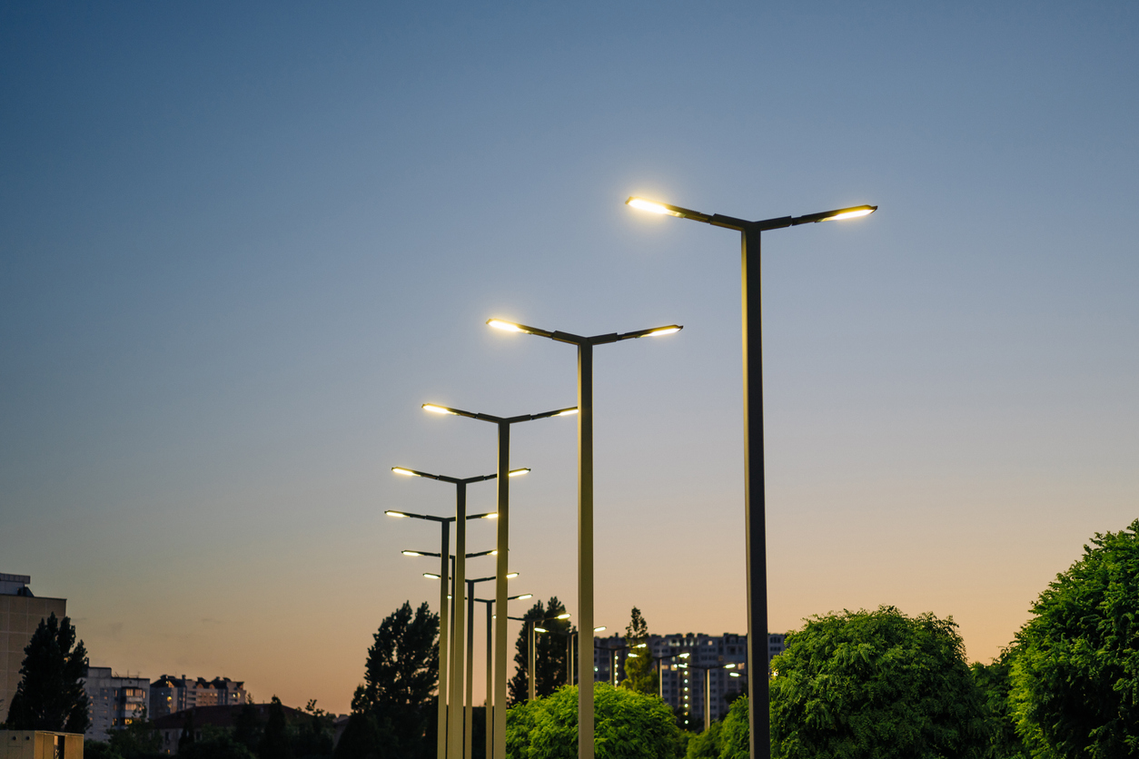 Smart LED Streetlights: The Gold Standard for Measurable Carbon Reduction [WHITE PAPER]